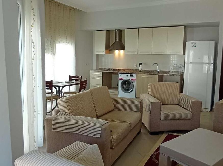 ساری موجهر اویمز تورنگار