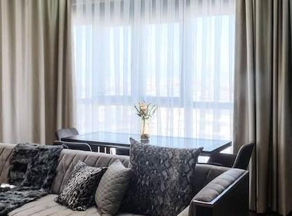 رزگار لوکس: استخر - منظره دریا تورنگار