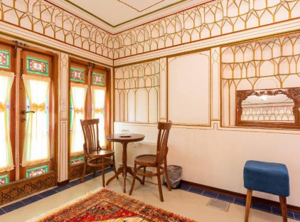 تور اصفهان هتل کاخ سرهنگ تورنگار