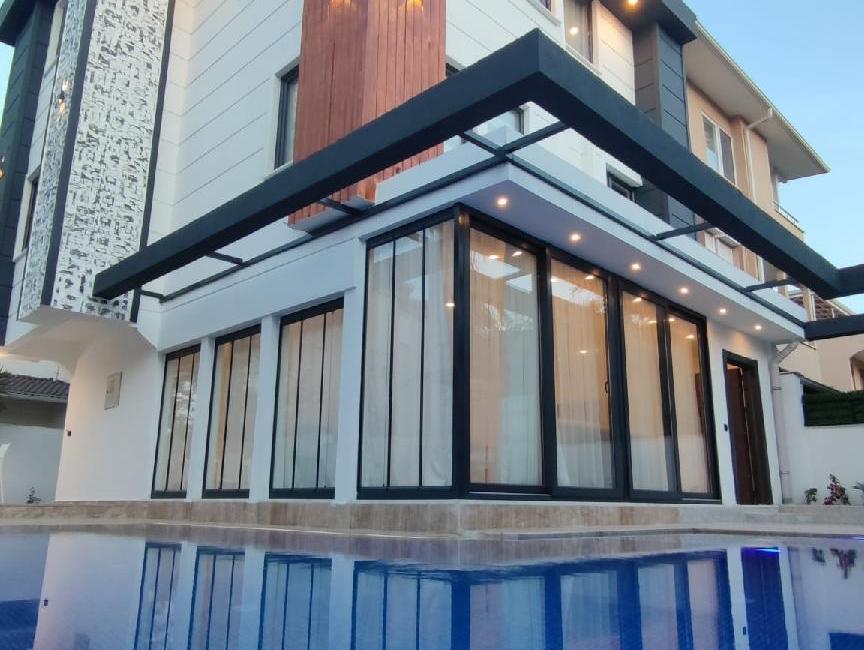 ویلا لوکس کازا روزا تورنگار