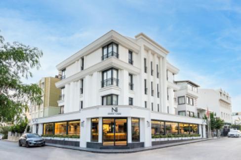 هتل نی لارا