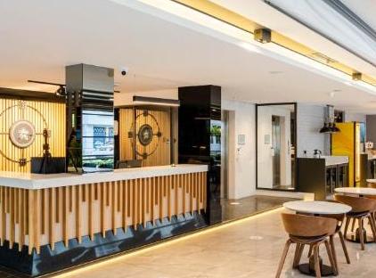 هتل نی لارا تورنگار