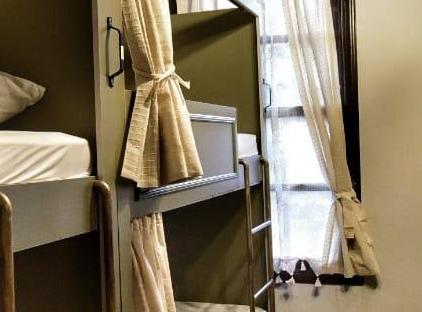 هوستل و پاب لردز تورنگار