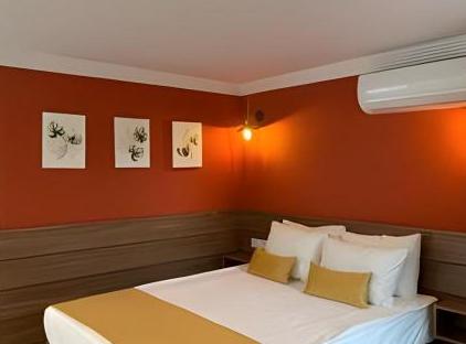 سوئیت‌های ترا روسا تورنگار