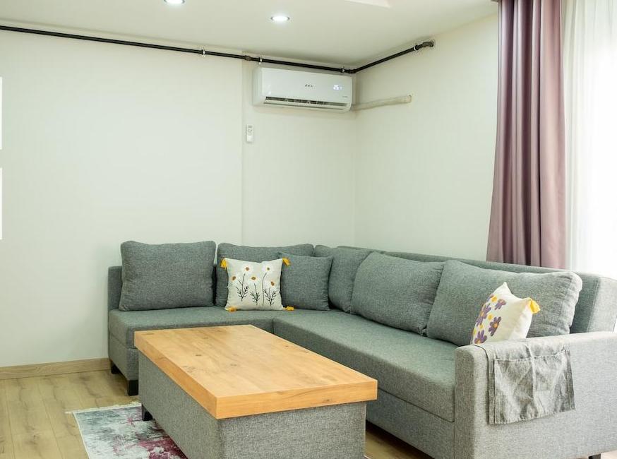 هتل هوم سوئیت هوم - وست تورنگار