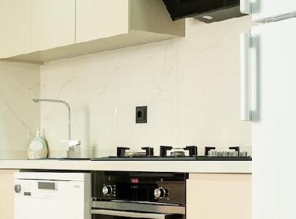 هتل هوم سوئیت هوم - وست تورنگار