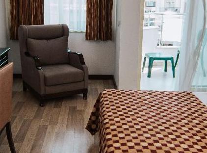 Rox Royal Hotel تورنگار