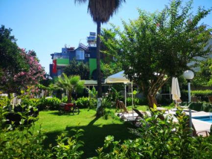 Anita Kemer Noch Hotel