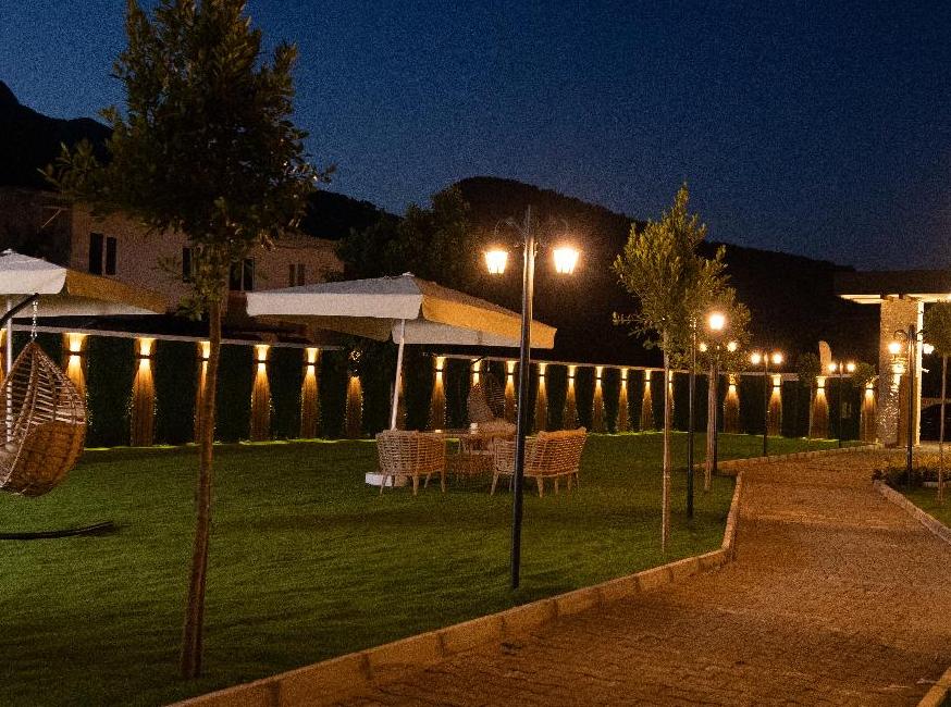 Three Points Hotel تورنگار