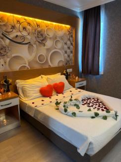 Anita Kemer Noch Hotel 