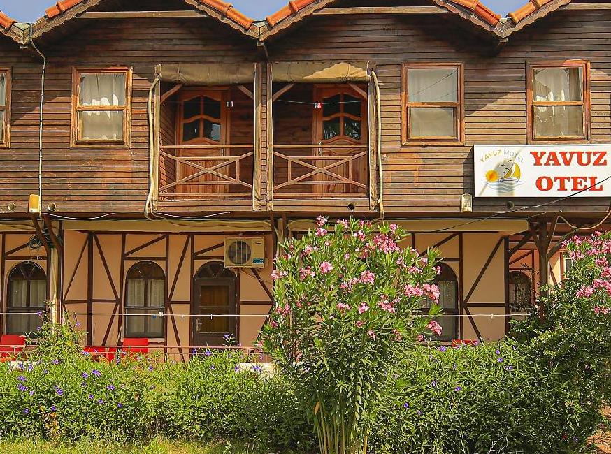 YAVUZ MOTEL ADRASAN تورنگار