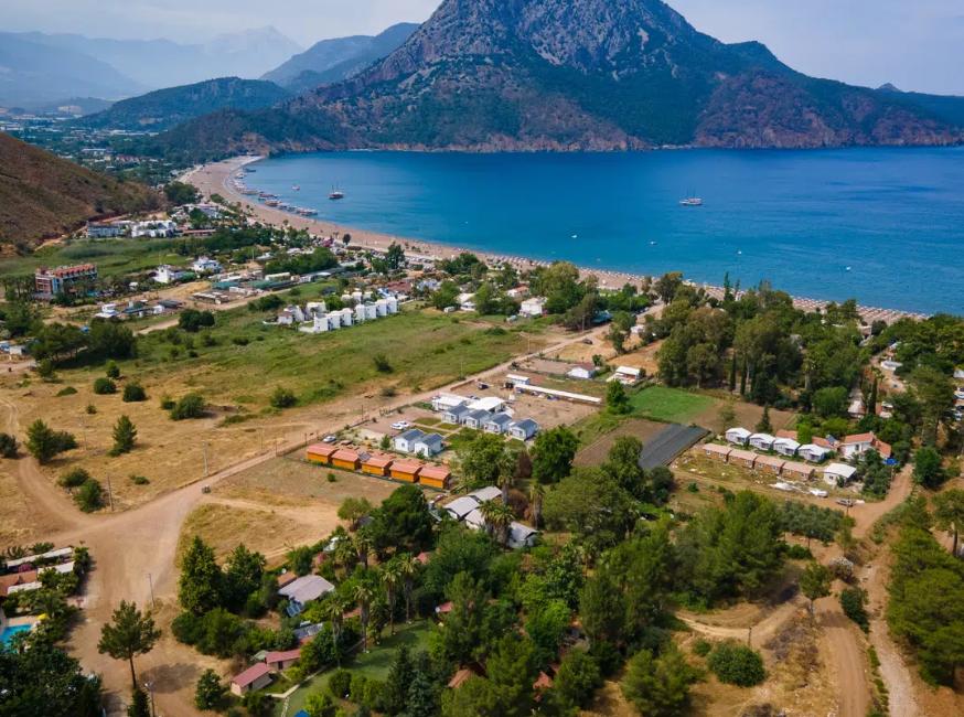 7 Garden Bungalow and Camping تورنگار