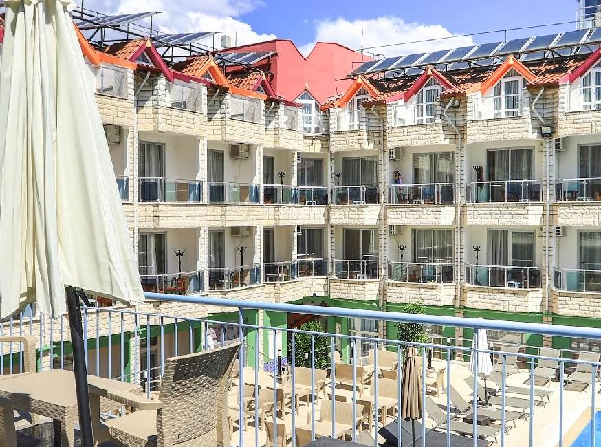 Mr Crane Hotel تورنگار