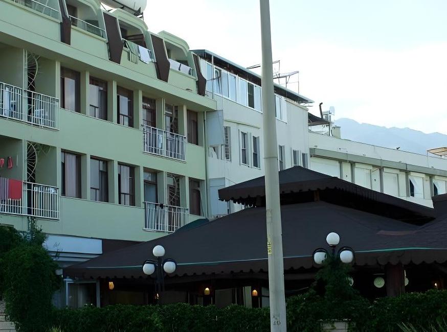 Ares City Hotel تورنگار