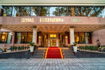 تور تهران هتل اسپیناس بلواراز اصفهان