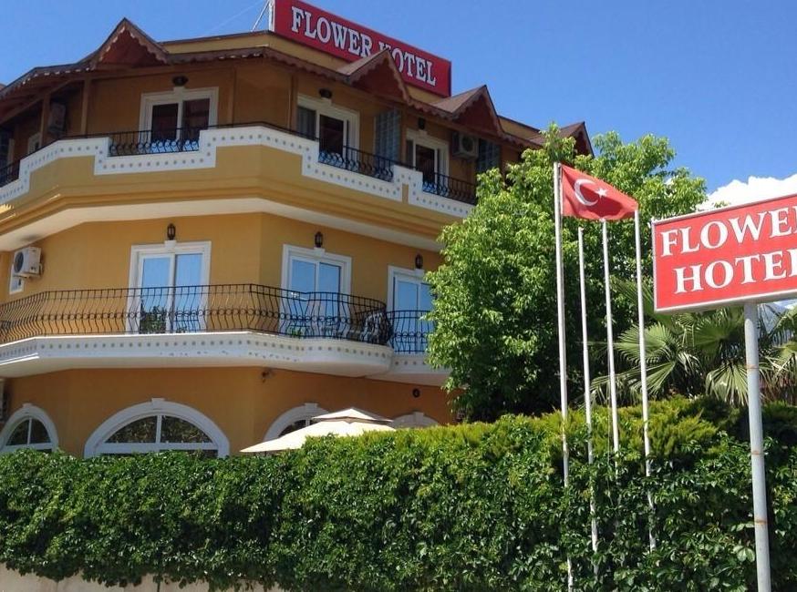 flower hotel تورنگار
