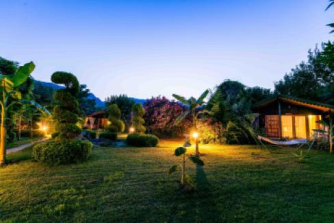 Etenna Bungalow Hotel