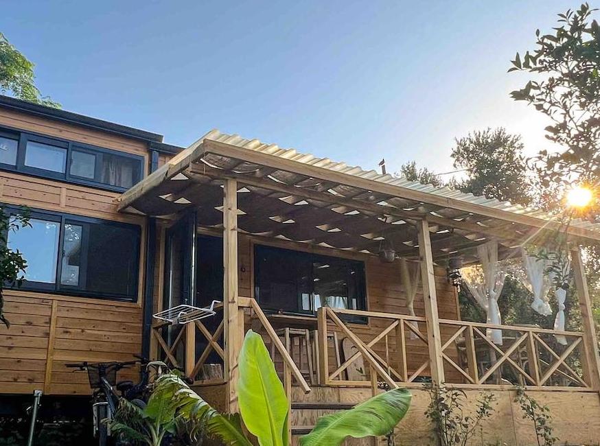 / beachside Cedar house تورنگار