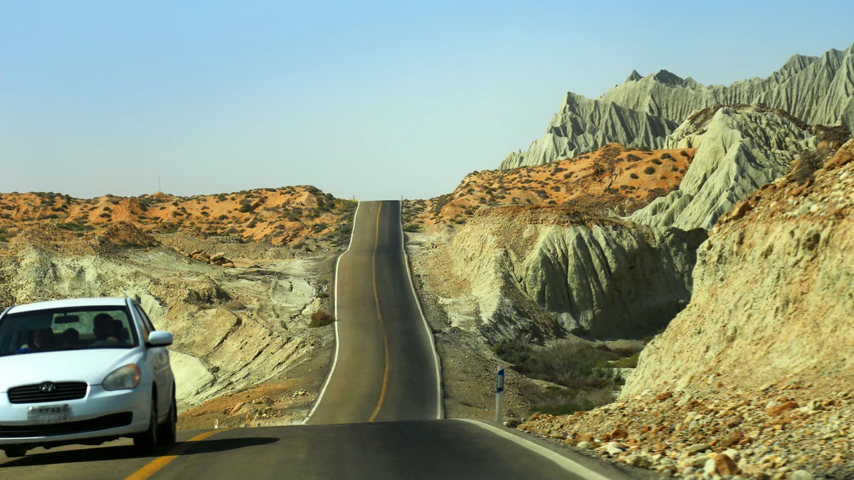 راهنمای کامل سفر به چابهار؛ سواحل مکران، جاهای دیدنی، هتل ها و هزینه ها 🌊