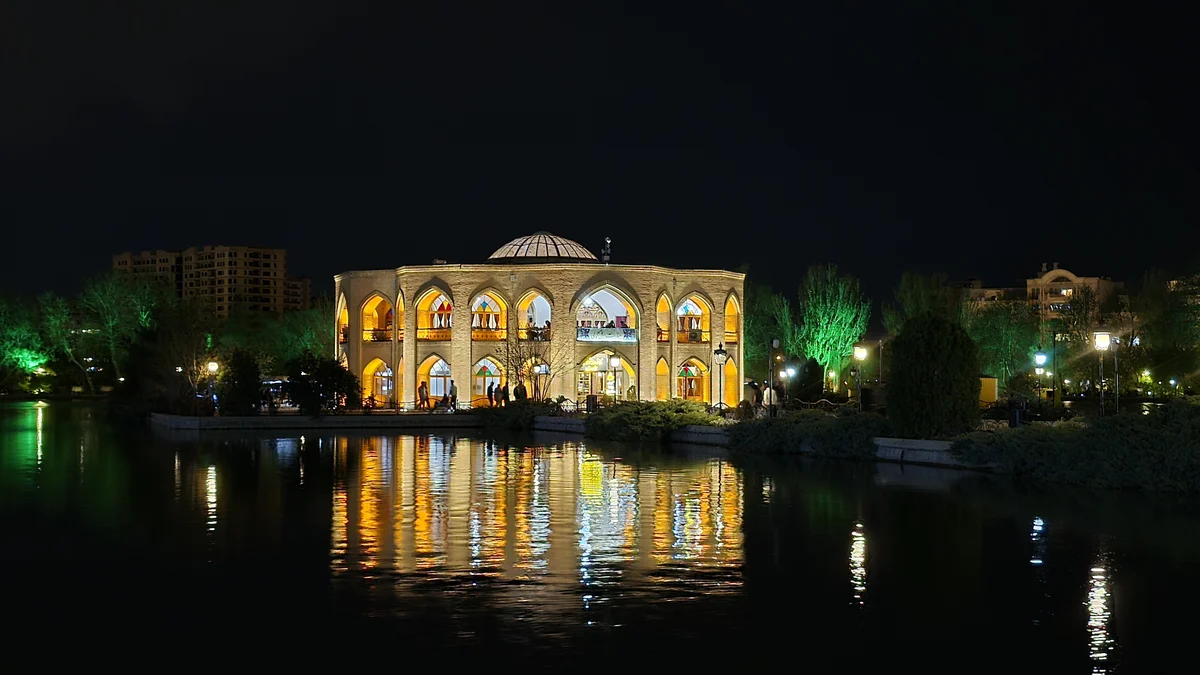 راهنمای کامل سفر به تبریز؛ جاهای دیدنی، بهترین هتل ها، کندوان و شکم گردی 🌲