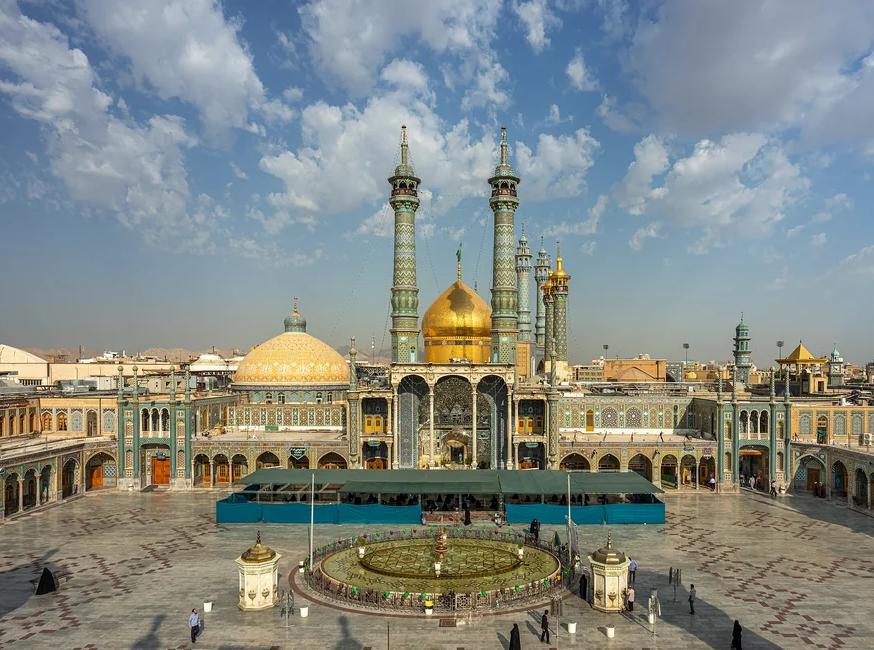 راهنمای کامل سفر به قم؛ جاذبه ها، هتل های نزدیک حرم، هزینه ها و سوغات